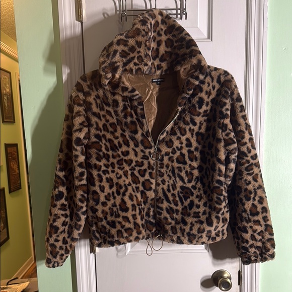 Free Haven Leopard Print Faux Fur Crop Warm Fuzzy Oversize Hooded Jacket Size XS - Picture 1 of 11